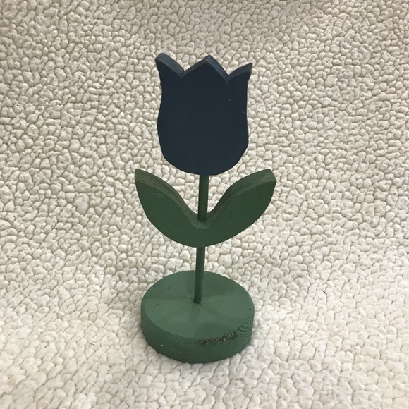 Other - Wood Flower Blue & Green Floral Tabletop Decor
8” H x 3.5” W x 3.25
Can Repaint